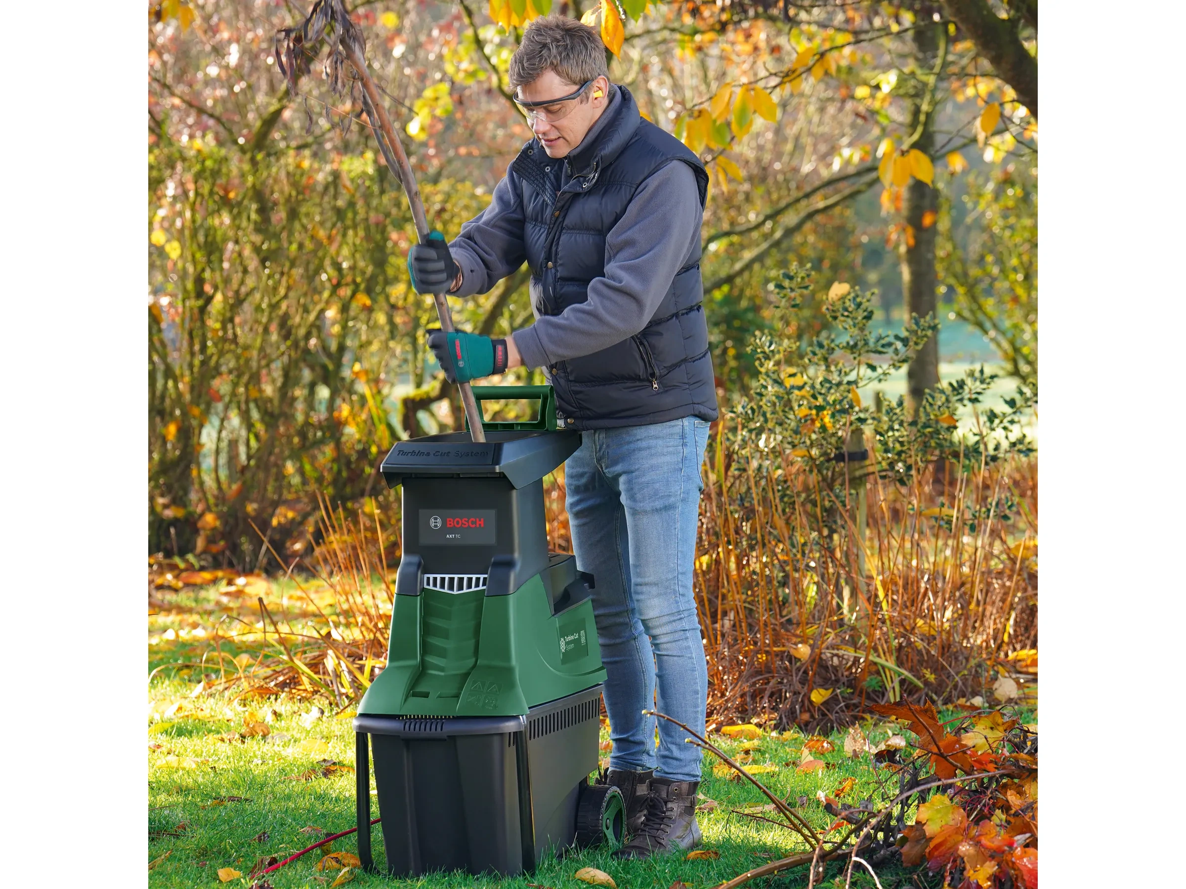Bosch AXT 25 TC Gartenhäcksler – Turbinen-Schnitt-System, 2500 W, 45 mm Aststärke