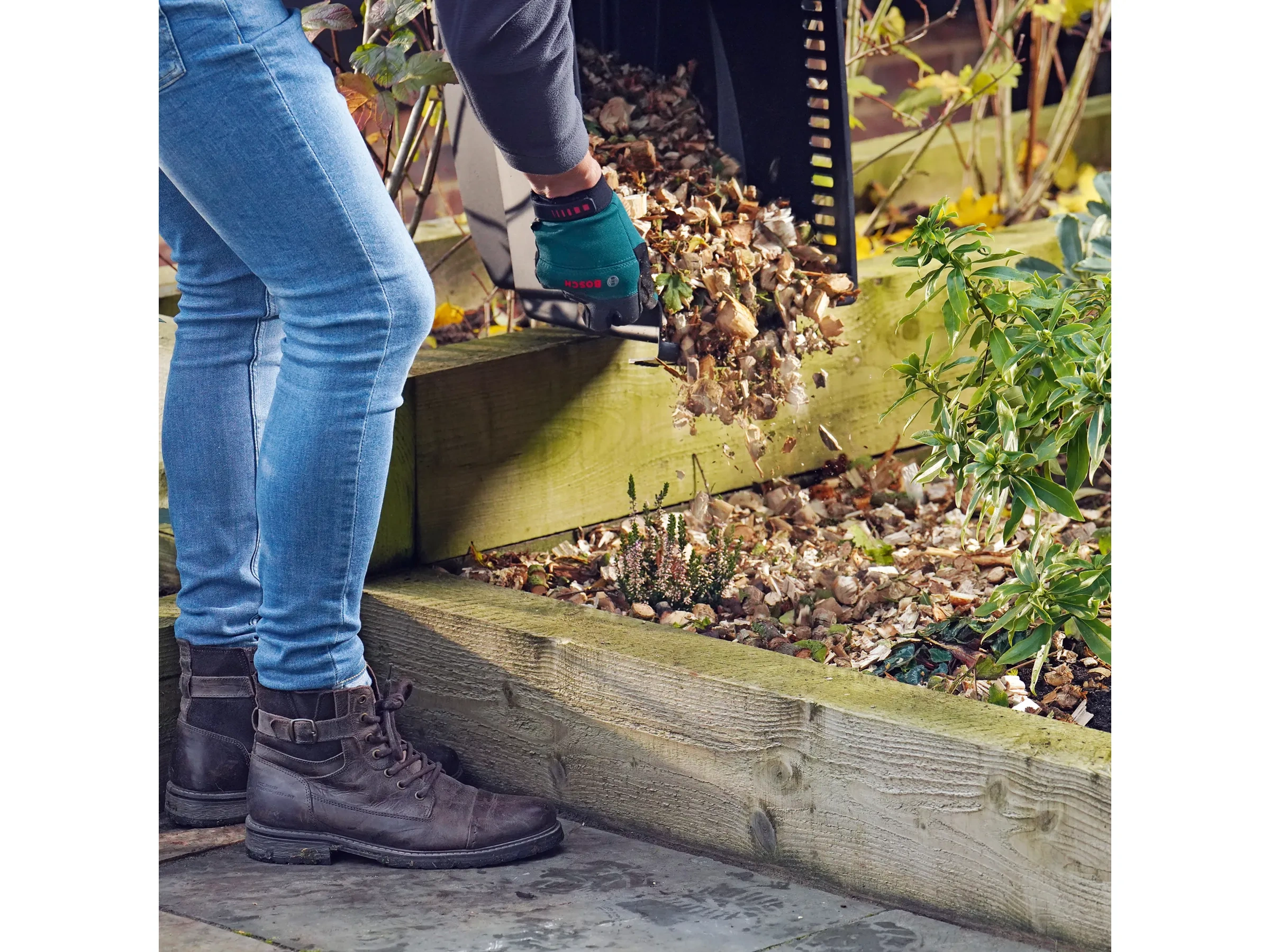 Bosch AXT 25 TC Gartenhäcksler – Turbinen-Schnitt-System, 2500 W, 45 mm Aststärke