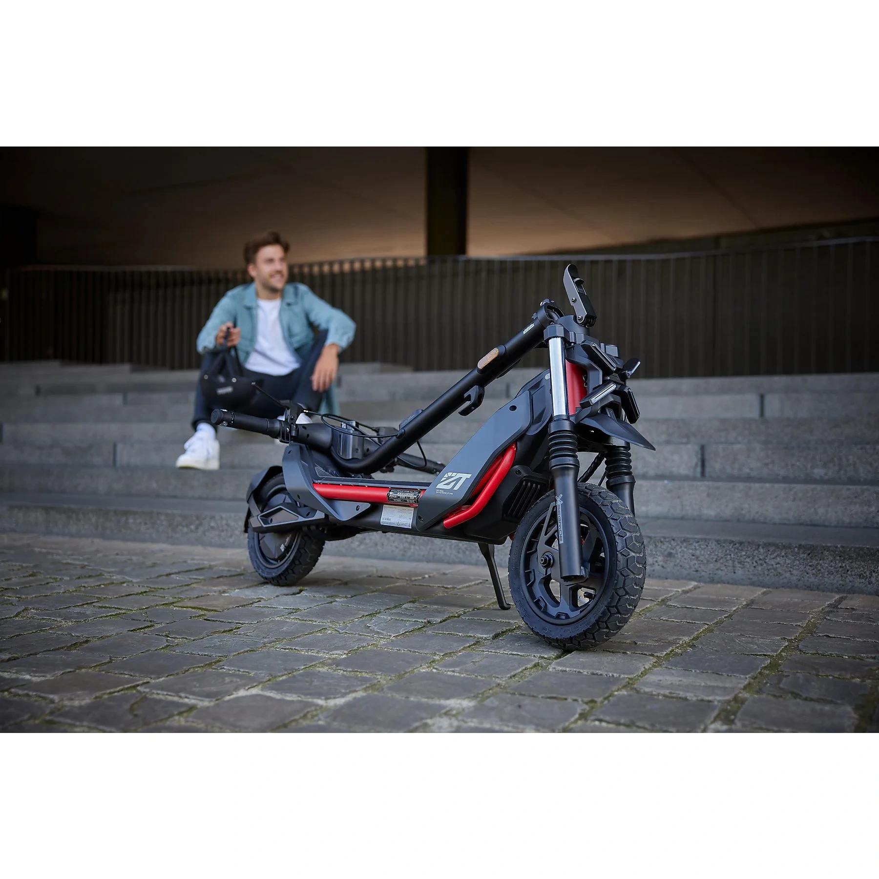 SEGWAY ZT3 Pro D E-Scooter – 11 Zoll, Schwarz / Rot